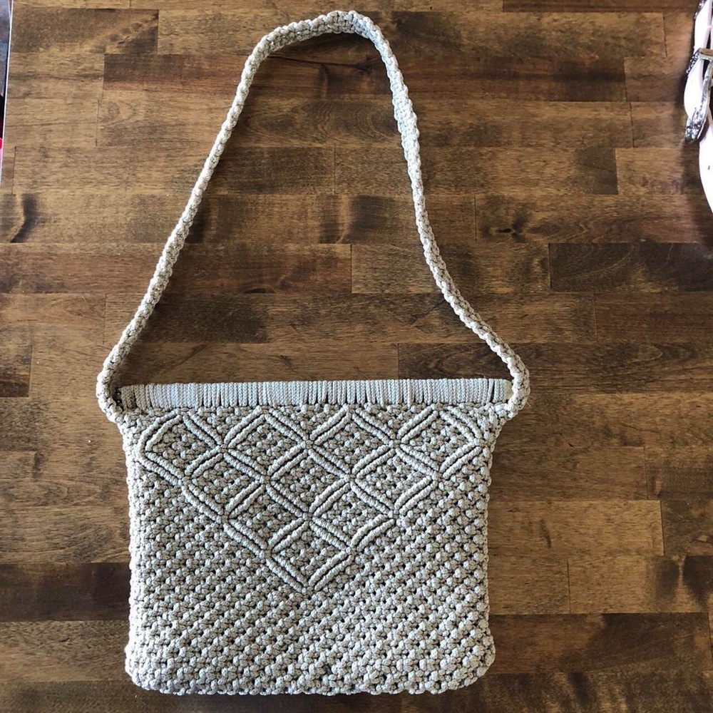 Vintage Knit Shoulder Bag Purse Tan Cream Metal Closure